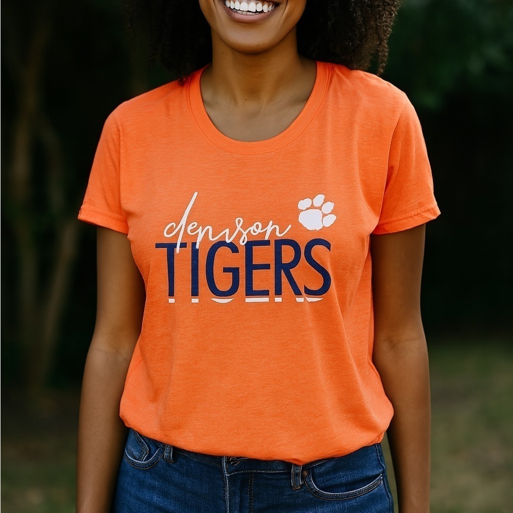 Clemson Tigers Orange Tee Womens Medium NWT Graphic College Football Shirt